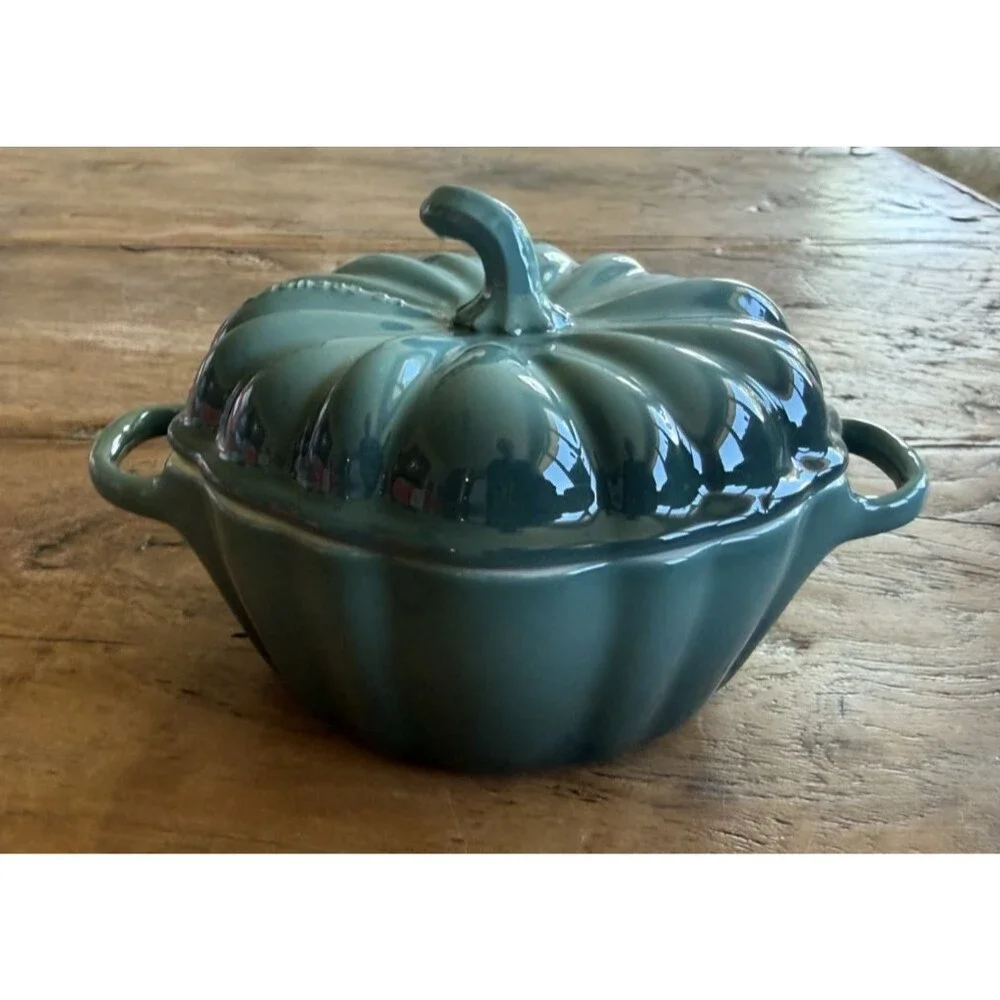 Le Creuset Stoneware Figural Pumpkin Mini Cocotte 12 oz Artichaut Green NEW NIB